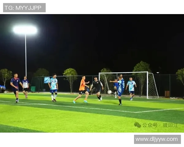 足球明星点亮青春岁月的激情与梦想之旅