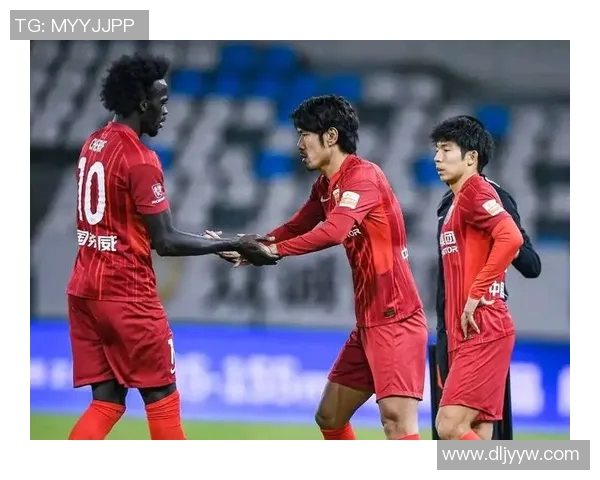 杭州篮球队速度之争引发热议球迷观点各异探讨战术与表现 杭州篮球队速度之争引发热议球迷观点各异探讨战术与表现