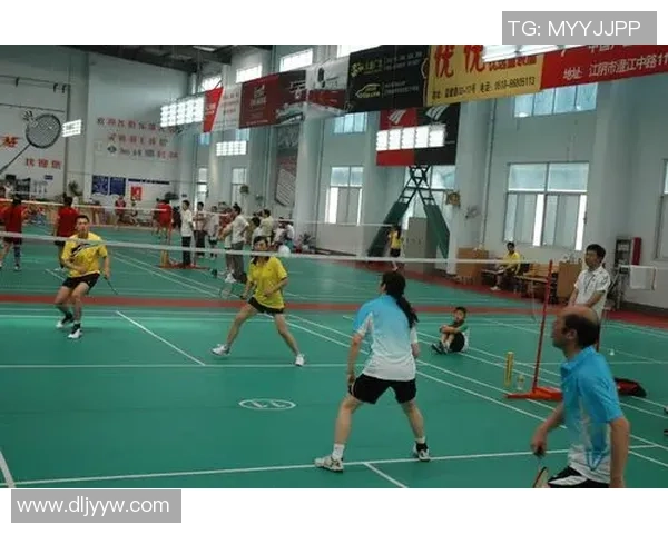 广州羽毛球队在邀请赛中的团队协作表现分析与启示